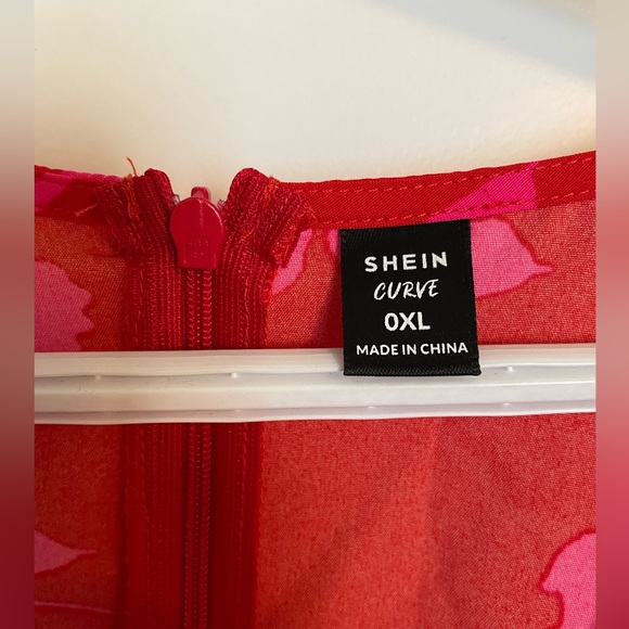 Beautiful Tropical Dress - Picture 2 of 8